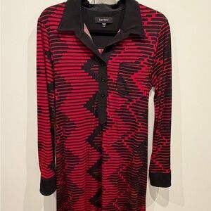 Karen Kane Black and Red Patterned Shirt